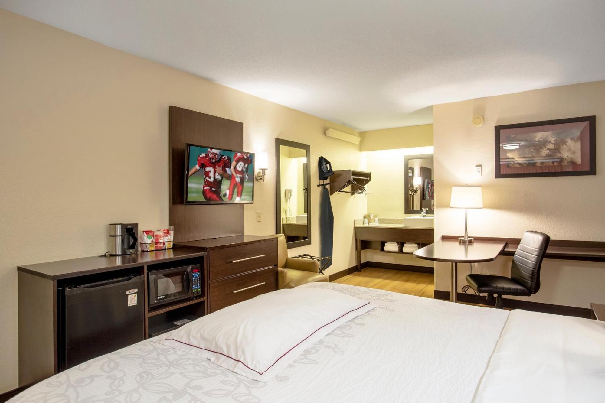 Red Roof Inn Plus+ St. Louis - Forest Park / Hampton Ave. Exterior foto