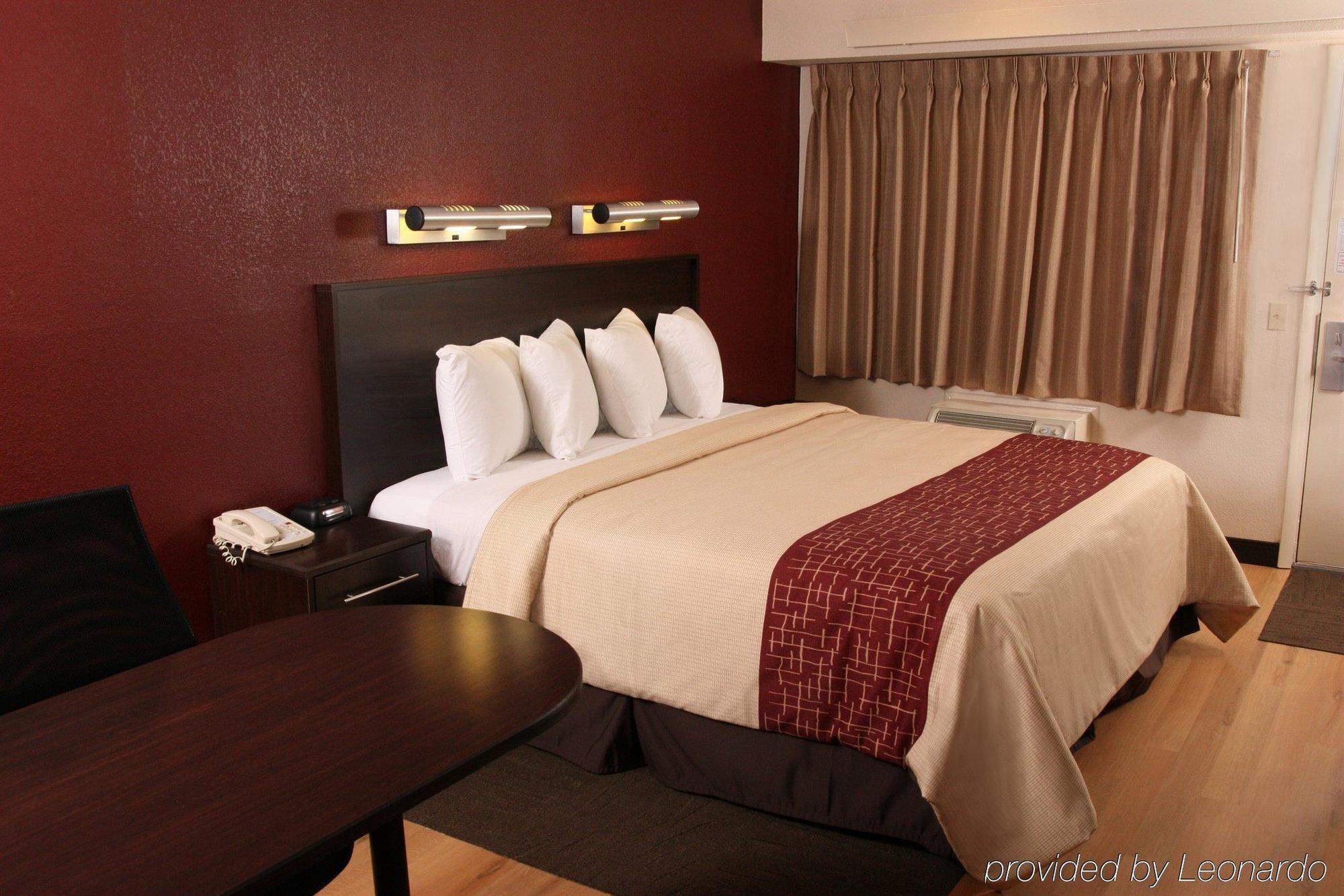 Red Roof Inn Plus+ St. Louis - Forest Park / Hampton Ave. Habitación foto
