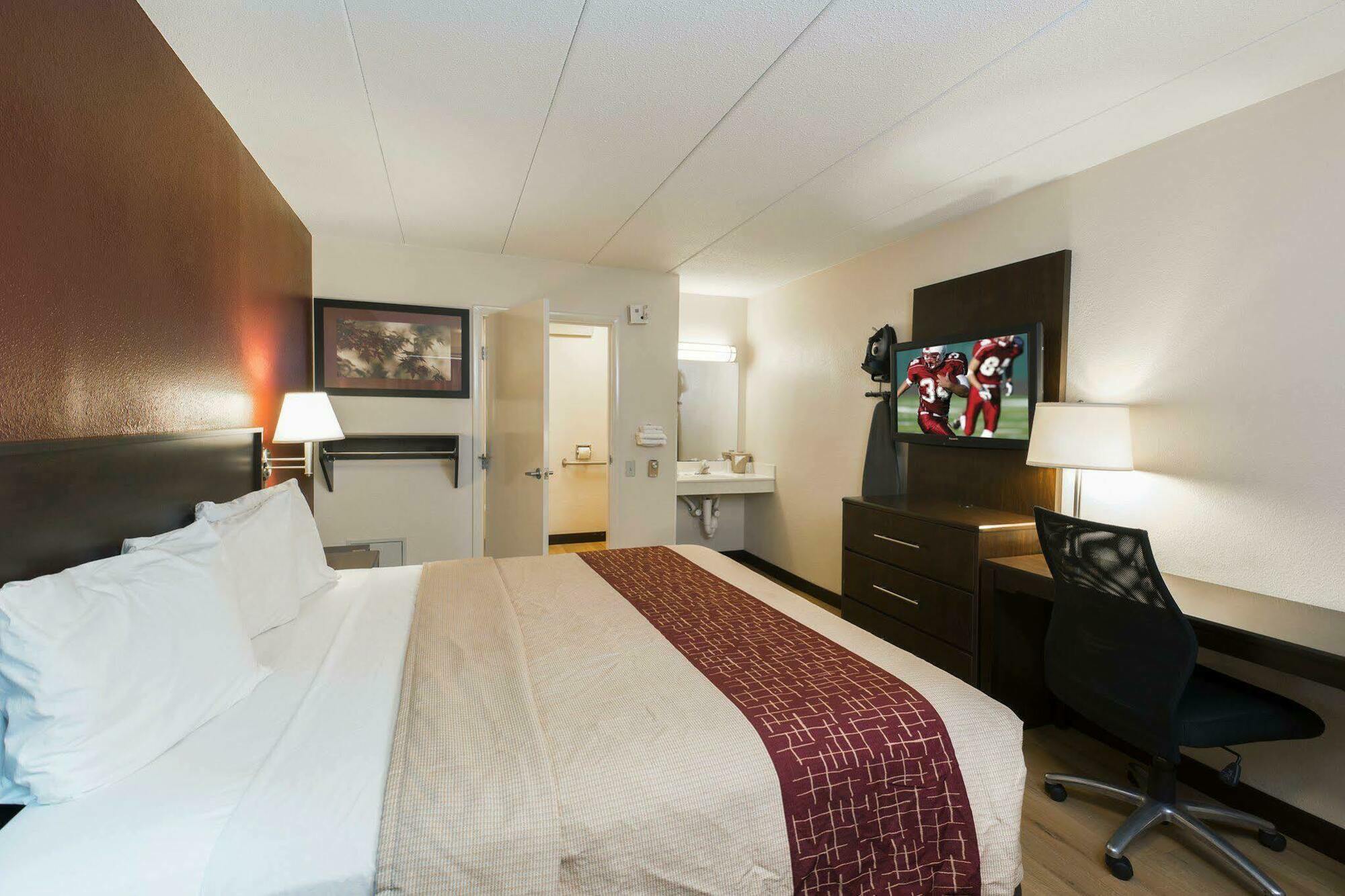 Red Roof Inn Plus+ St. Louis - Forest Park / Hampton Ave. Exterior foto